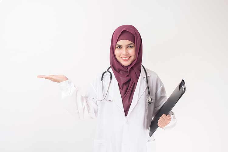 صورة طبيبة مسلمة